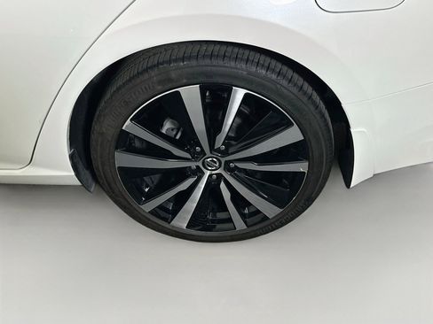Used 2022 Nissan Altima 2.5 SR FWD image 11
