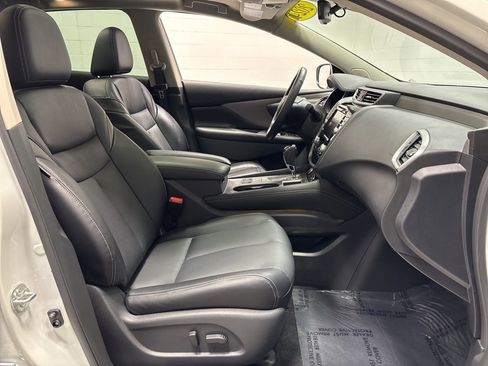 Used 2024 Nissan Murano SL image 11