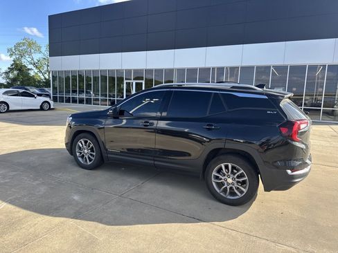 Used 2022 GMC Terrain SLT image 20