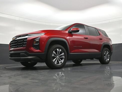 Used 2025 Chevrolet Equinox LT FWD image 24