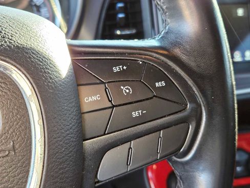 Used 2019 Dodge Challenger SXT image 26