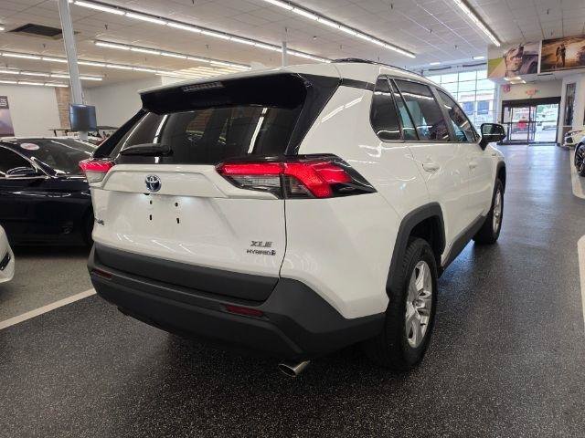 Used 2021 Toyota RAV4 XLE w/ Convenience Package AWD/4WD image 5
