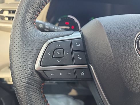 Used 2021 Toyota Sienna XSE FWD image 22