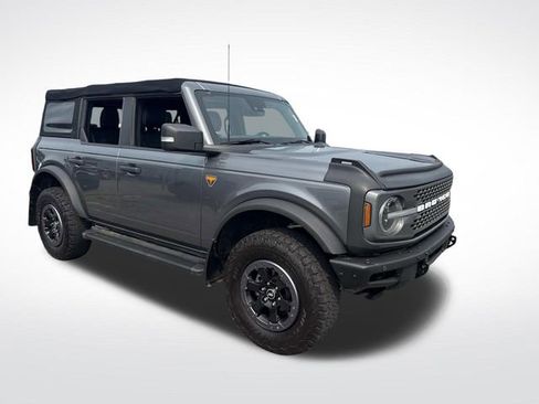 Used 2022 Ford Bronco Badlands image 8