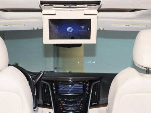 Used 2020 Cadillac Escalade Premium Luxury image 20