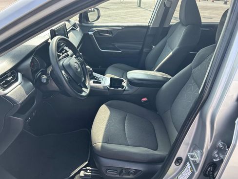 Used 2022 Toyota RAV4 XLE FWD image 22