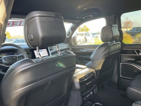 Used 2024 Jeep Wagoneer Series III image 27