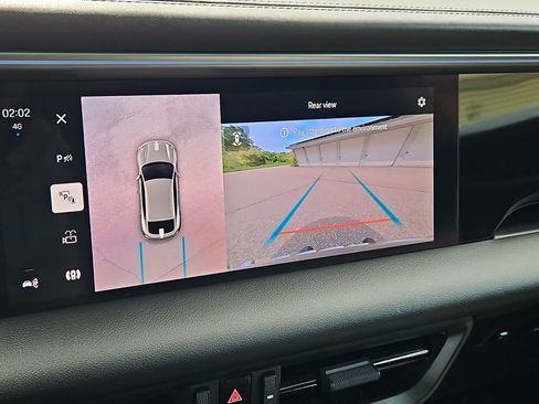 Certified 2025 Porsche Macan 4S Electric AWD/4WD image 17
