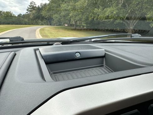 Used 2022 Ford F250 Lariat w/ Tremor Off-Road Package image 37