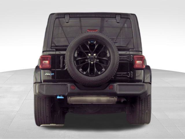 Used 2022 Jeep Wrangler Unlimited Sahara w/ Cold Weather Group AWD/4WD image 7