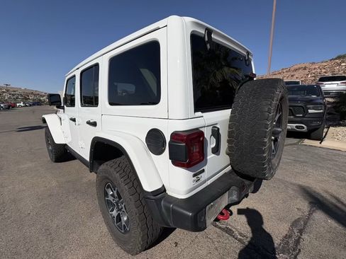 Used 2021 Jeep Wrangler Unlimited Rubicon AWD/4WD image 3