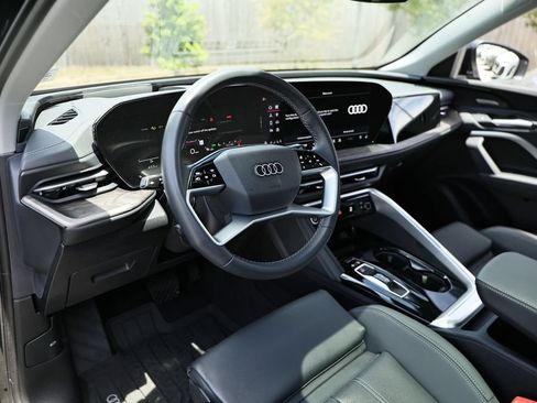 Used 2025 Audi Q5 Premium Plus w/ Premium Plus AWD/4WD image 19