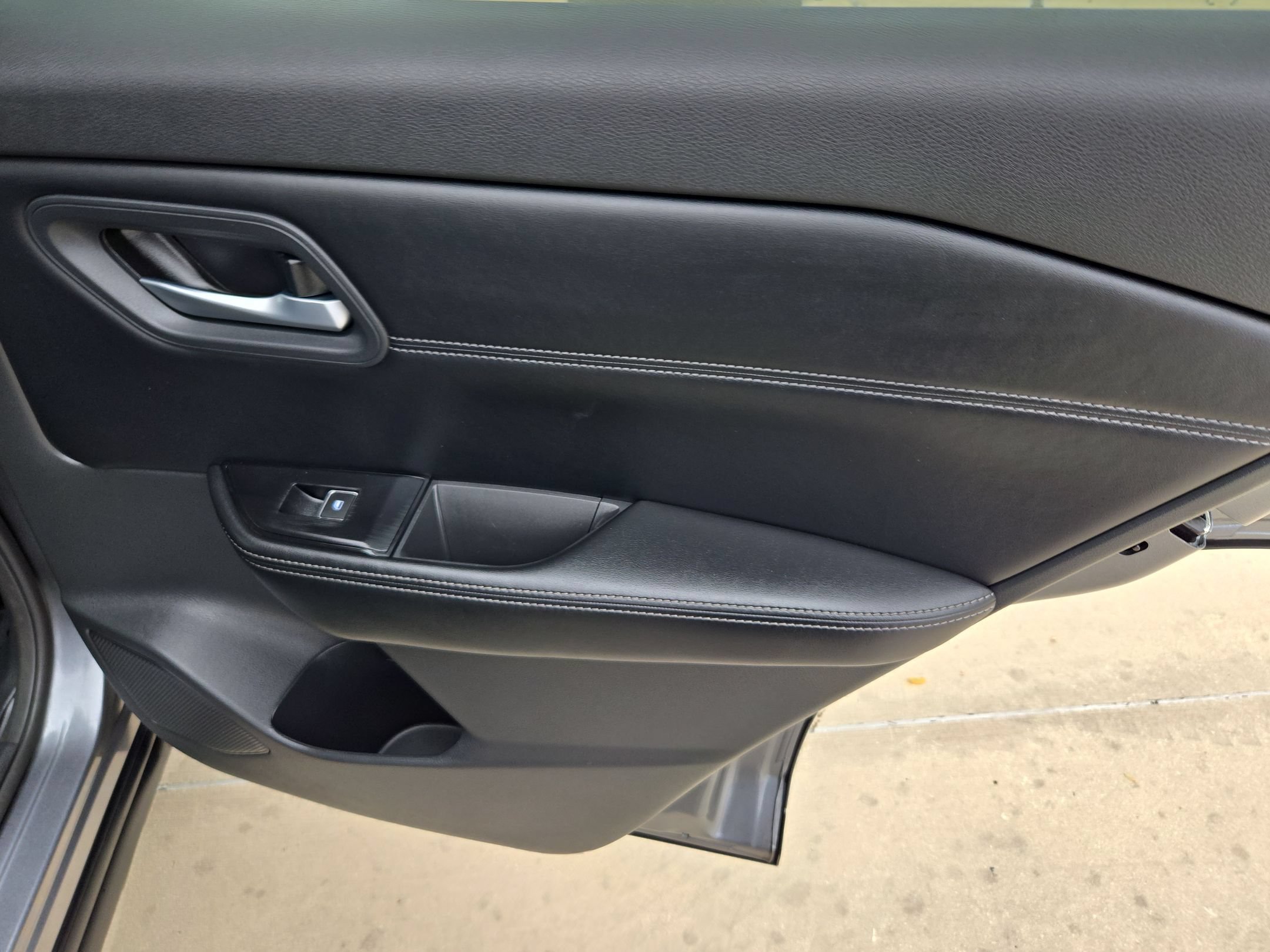 Certified 2026 Nissan Rogue SL FWD image 27