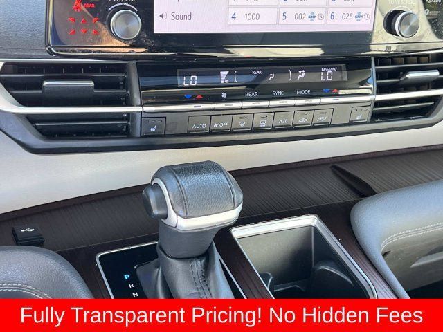 Used 2022 Toyota Sienna XLE FWD image 30
