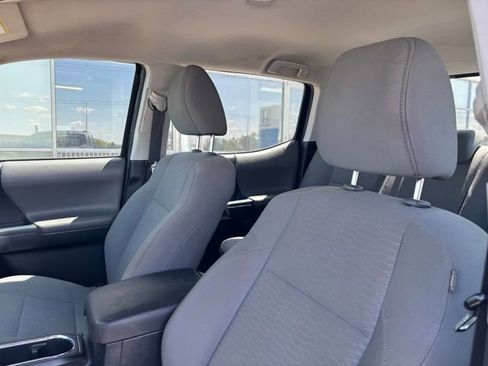 Used 2018 Toyota Tacoma SR w/ SR Convenience Package RWD image 10