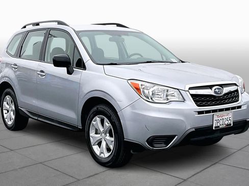 Used 2016 Subaru Forester 2.5i w/ Alloy Wheel Package image 2