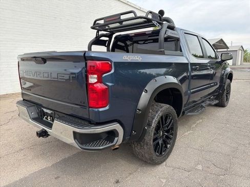 Used 2022 Chevrolet Silverado 1500 LT w/ Convenience Package II image 2