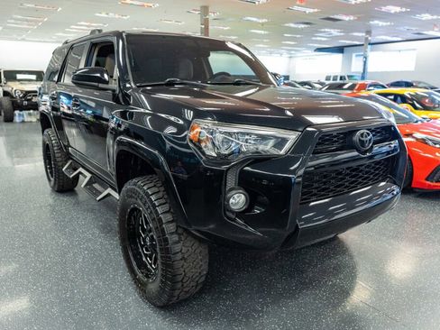 Used 2019 Toyota 4Runner SR5 image 3