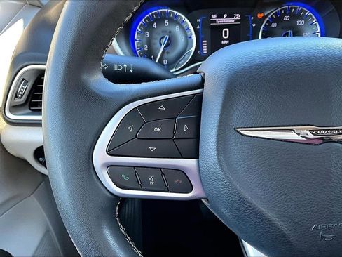 Used 2023 Chrysler Voyager LX image 12