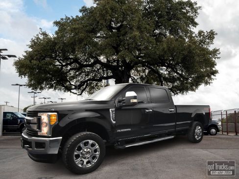 Used 2017 Ford F350 XLT w/ XLT Premium Package image 1