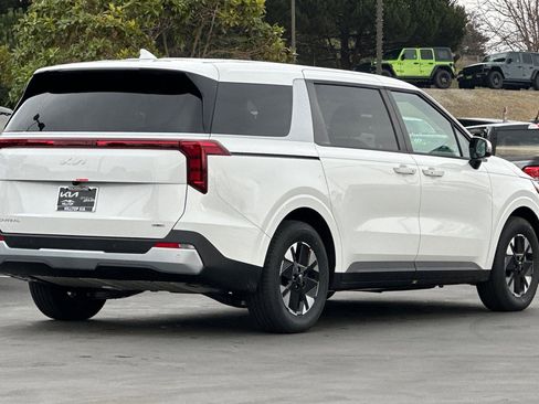 New 2026 Kia Carnival LXS image 4