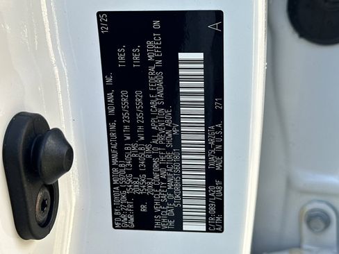 New 2026 Toyota Highlander XLE image 34