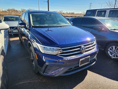 Used 2024 Volkswagen Tiguan SE w/ MDO Package, Two-Row image 1