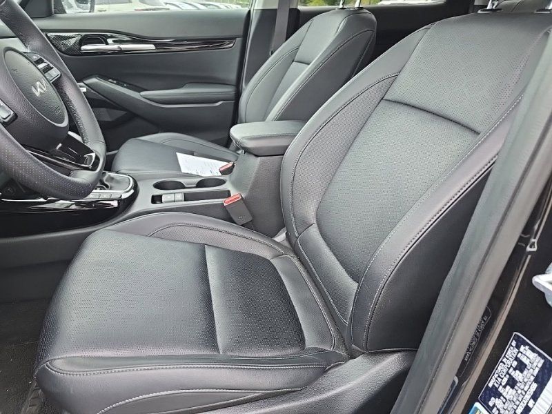 Used 2024 Kia Seltos SX w/ SX Sunroof Package AWD/4WD image 11