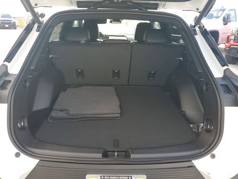 New 2026 Chevrolet Equinox EV LT image 8