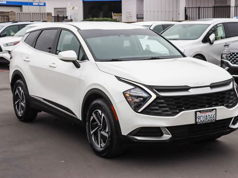 Used 2023 Kia Sportage LX image 5