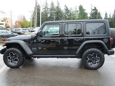 Used 2023 Jeep Wrangler Unlimited Rubicon 4xe w/ Cold Weather Group AWD/4WD image 6