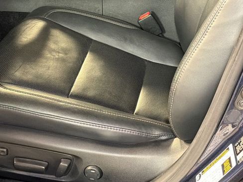 Used 2016 Toyota Avalon Limited image 25