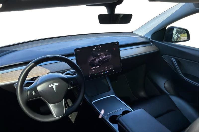 Used 2022 Tesla Model Y Long Range AWD/4WD image 28