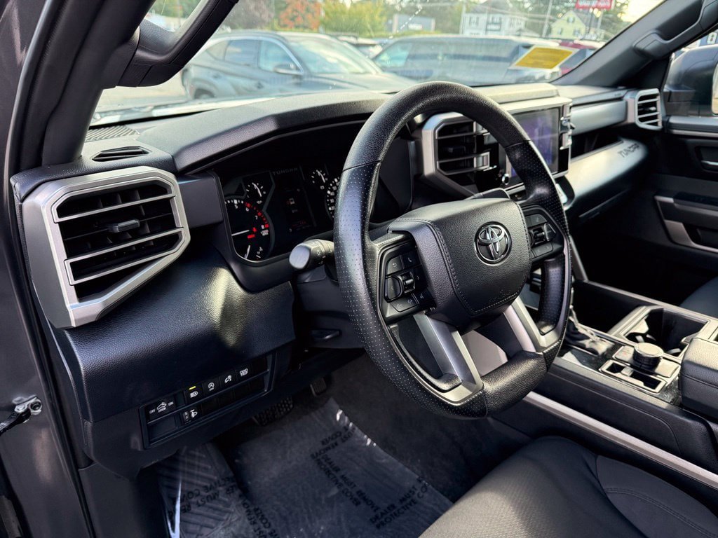 Used 2025 Toyota Tundra SR5 AWD/4WD image 15