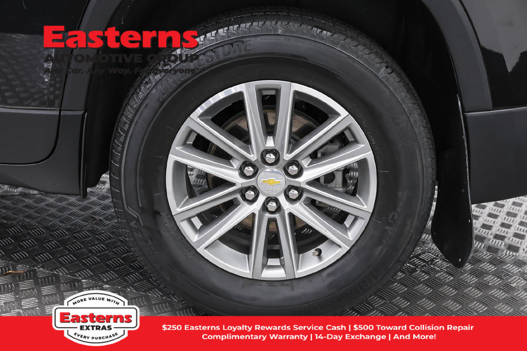 Used 2023 Chevrolet Traverse LT FWD image 37