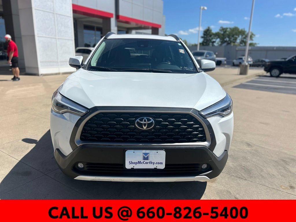 Used 2022 Toyota Corolla Cross XLE AWD/4WD image 2