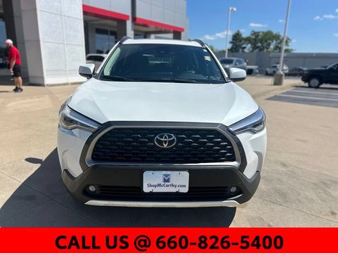 Used 2022 Toyota Corolla Cross XLE AWD/4WD image 2