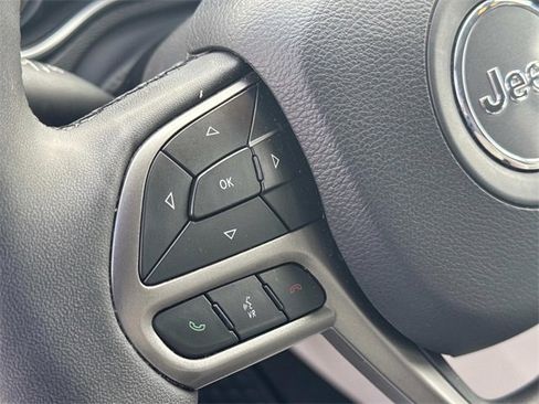 Used 2021 Jeep Cherokee Latitude Plus image 29