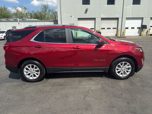 Used 2021 Chevrolet Equinox LT image 2