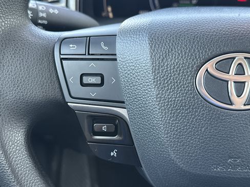 Used 2025 Toyota Camry LE FWD image 16