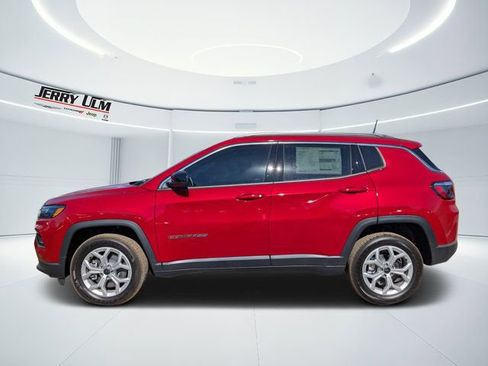 New 2026 Jeep Compass Latitude image 6
