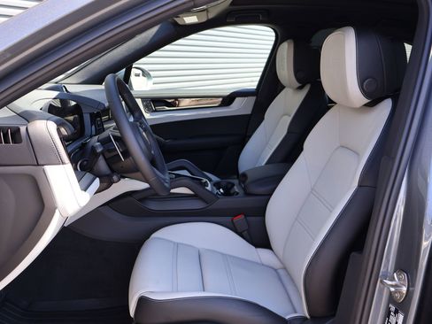 New 2026 Porsche Cayenne image 5