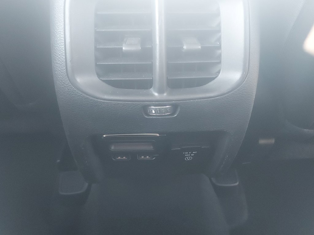 Used 2019 Jeep Cherokee Trailhawk w/ Cold Weather Group AWD/4WD image 11