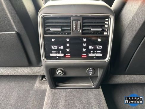 Used 2023 Porsche Cayenne Platinum Edition image 14