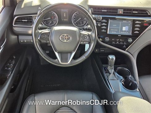 Used 2020 Toyota Camry SE image 7