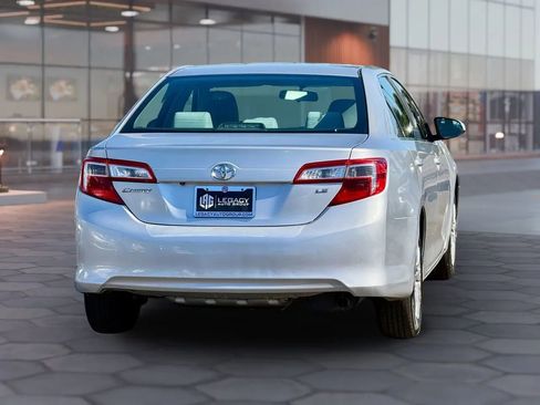 Used 2014 Toyota Camry LE image 3