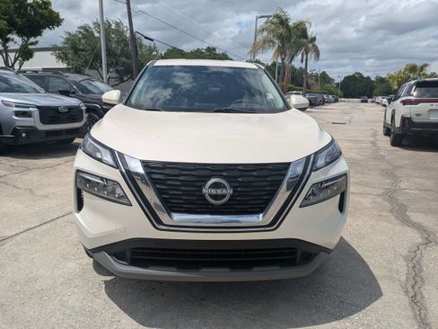 Used 2023 Nissan Rogue SV FWD image 9
