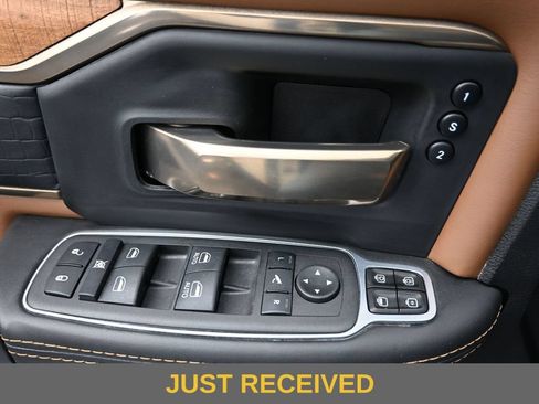 Used 2024 RAM 2500 Limited w/ Towing Technology Group AWD/4WD image 21