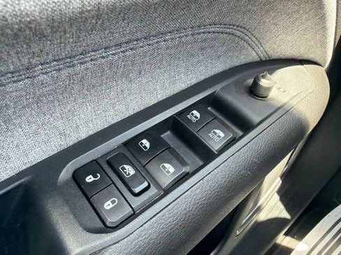 Used 2024 Jeep Compass Latitude AWD/4WD image 22