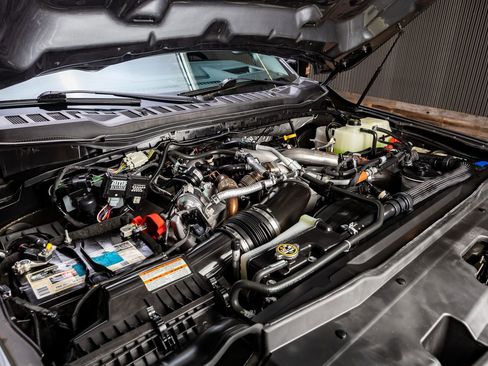 Used 2023 Ford F250 Lariat w/ Lariat Ultimate Package image 40